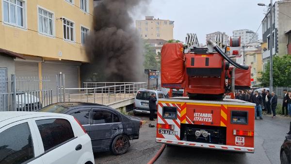 Maltepe'de otomobil tamirhanesinde çıkan yangında bir kişi yaralandı 