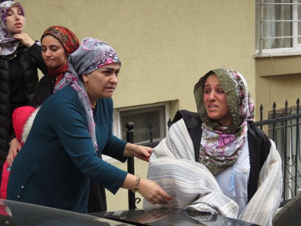 Maltepe'de yangında can pazarı; yangın çıkan dairede oturana saldırı