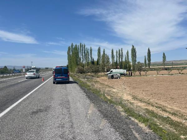 Niğde'de otomobil, şarampole devrildi; 2 ölü, 4 yaralı