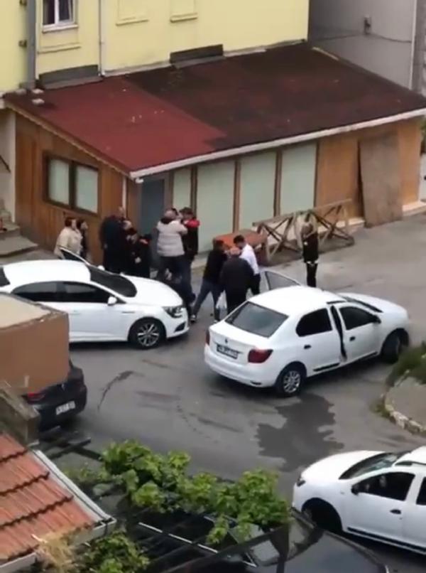 Pendik’te yol ortasında darbedip kaçırmaya çalıştılar