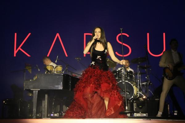 Samsun'da '19 Mayıs' coşkusu; Karsu, konser verdi