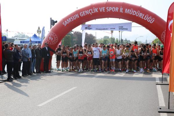 Samsun'da 19 Mayıs Yarı Maratonu koşuldu