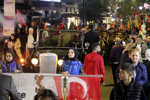 Samsun'da 'fener alayı' yürüyüşü