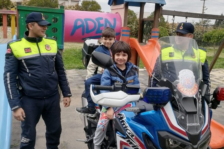 Aden Koleji'nde miniklere 'trafik' etkinliği