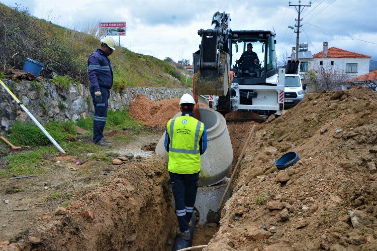 Büyükşehir, su baskınlarını önlemek için çalışıyor