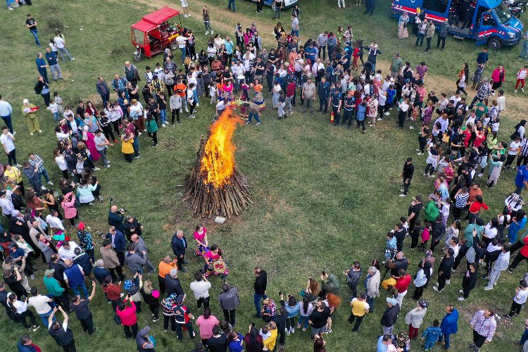 Edirne Keşan'da dallıkta eğlendi