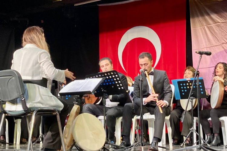 İZMEK'te yıl sonuna konserli performans