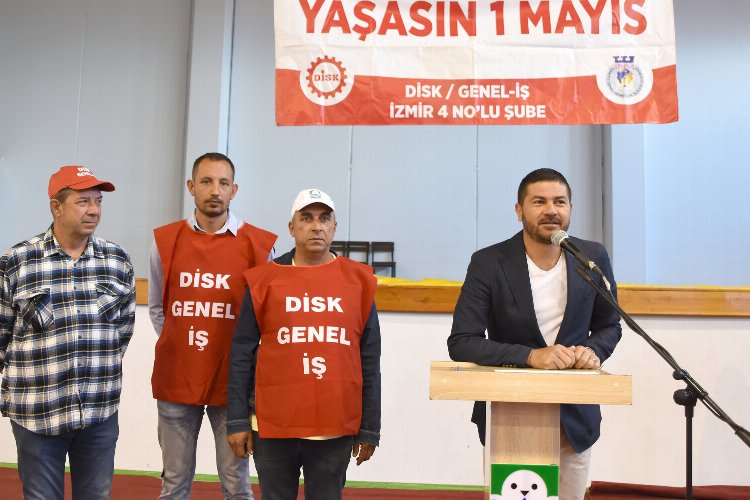 İzmir Foça'da belediye çalışanları 1 Mayıs'ı kutladı