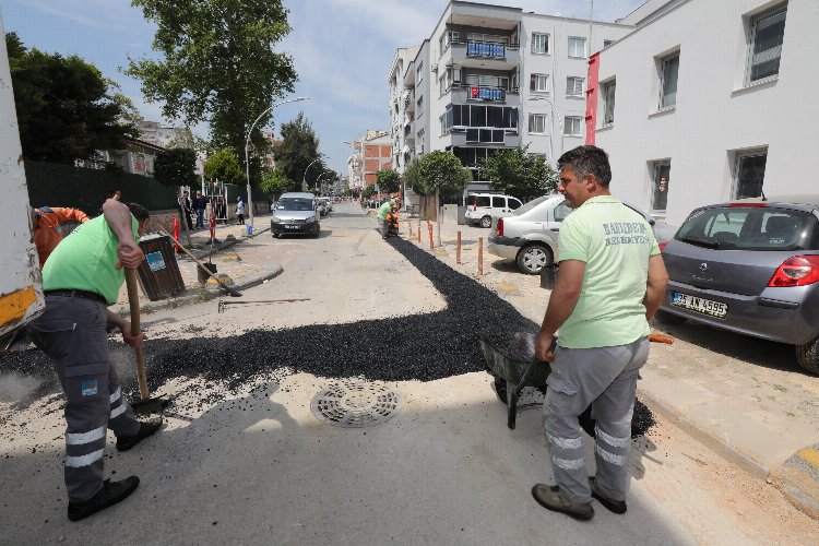 İzmir Narlıdere'de asfalt mesaisi