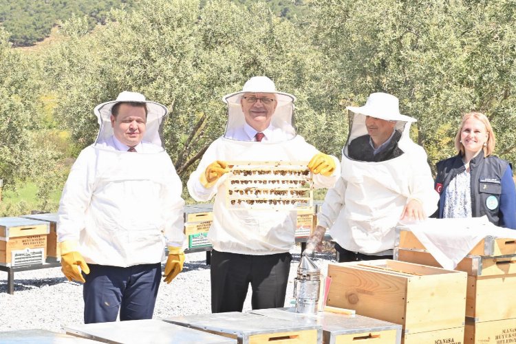 Manisa'da üreticilere bal gibi hizmet