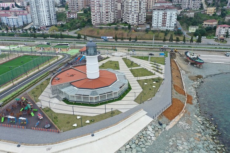 Rize'de 'Deniz Feneri' sonunda yandı