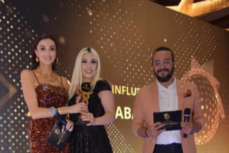 Zeynep Odabaşoğlu'na 'Yılın Kadın Influencer' ödülü