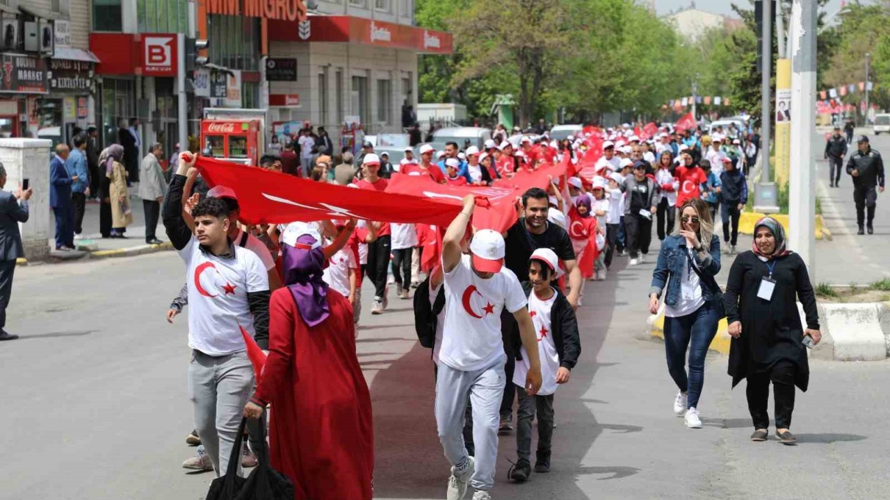 Ağrı’da 19 Mayıs coşkuyla kutlandı