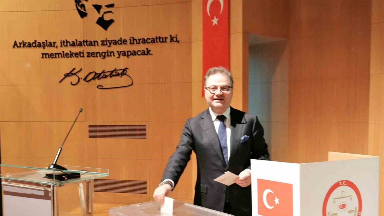 AHKİB’de Başkan Tekin güven tazeledi