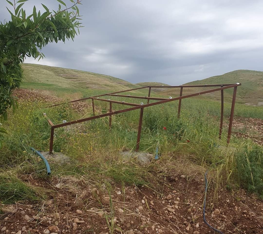 Arazideki elektrik kabloları ve pano çalındı