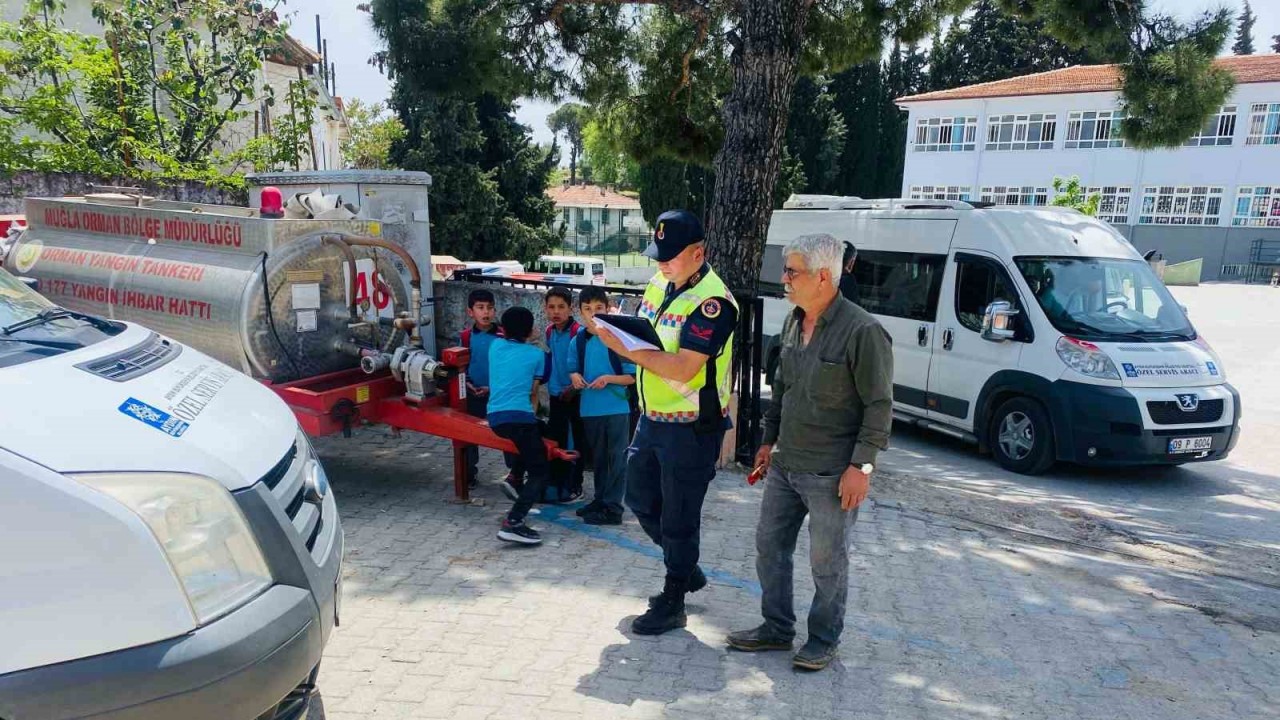 Aydın’da servis araçlarının denetimleri sürüyor