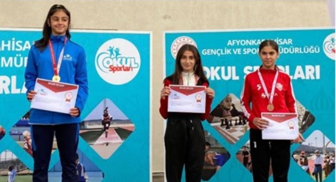 Aydınlı sporcular Afyon’dan madalya ile döndü