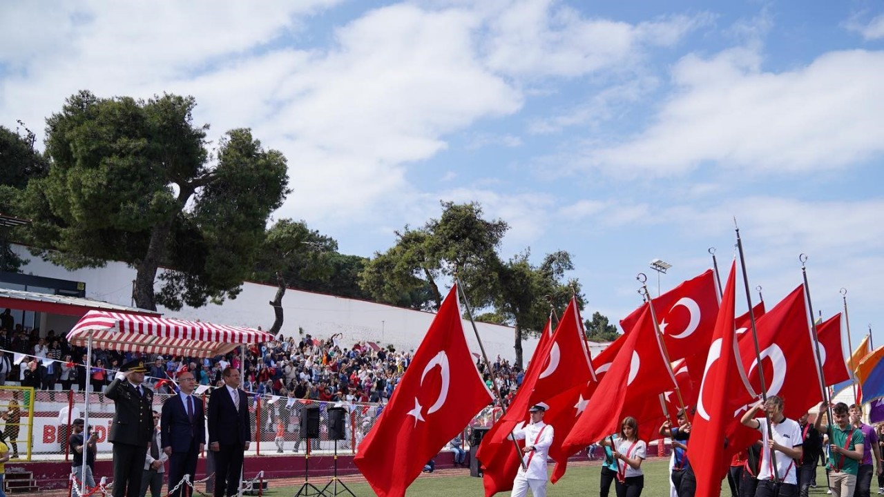 Ayvalık’ta Atatürk ve 19 Mayıs coşkusu