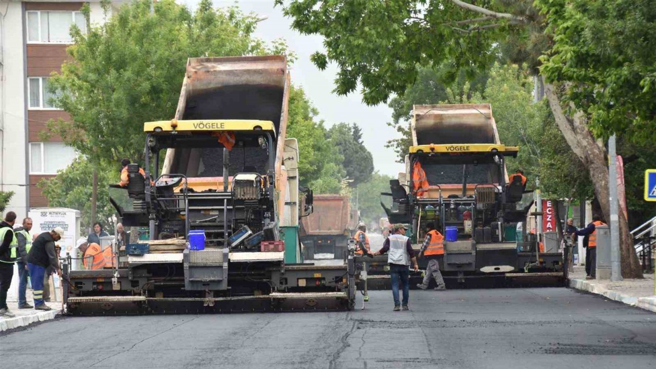 Balıkesir Büyükşehir, deforme olan caddeleri yeniliyor