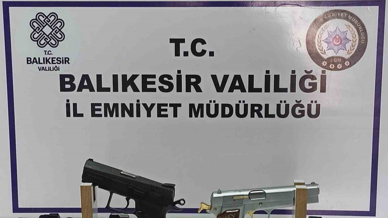 Balıkesir’de polis 40 aranan şahsı yakaladı