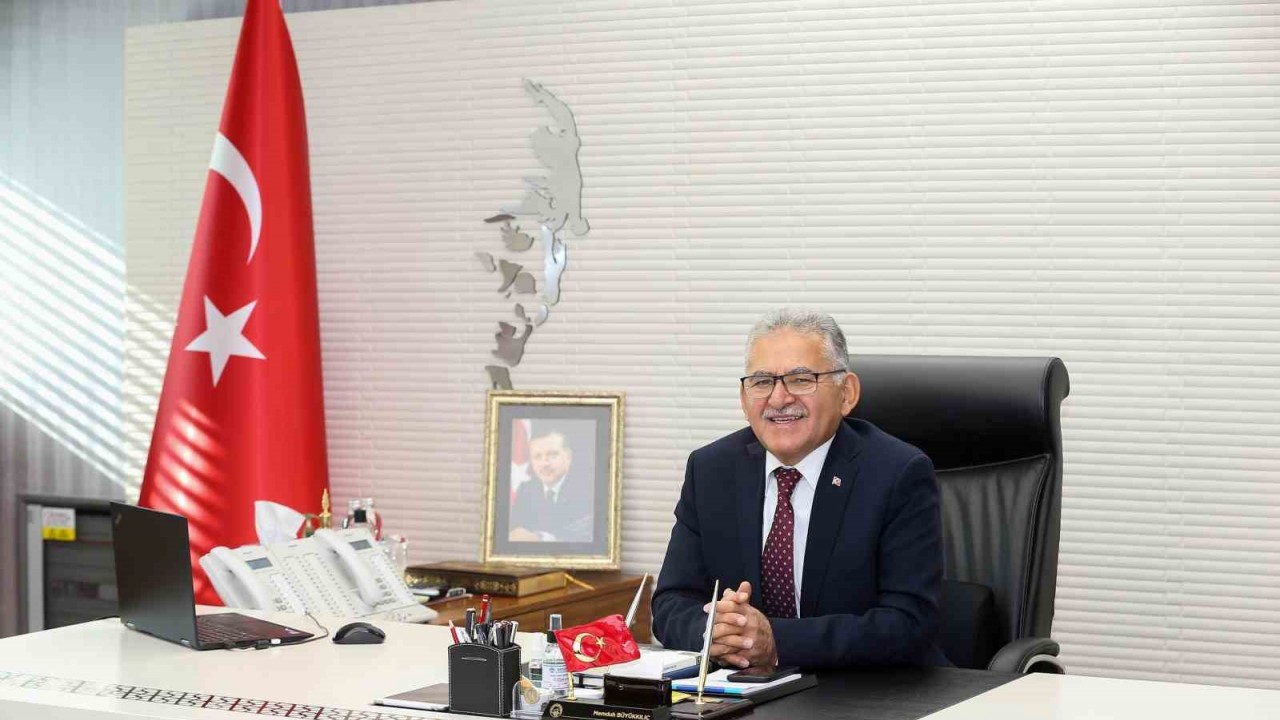 Başkan Büyükkılıç: "Annelik şartsız sevginin, şartsız merhametin timsalidir"