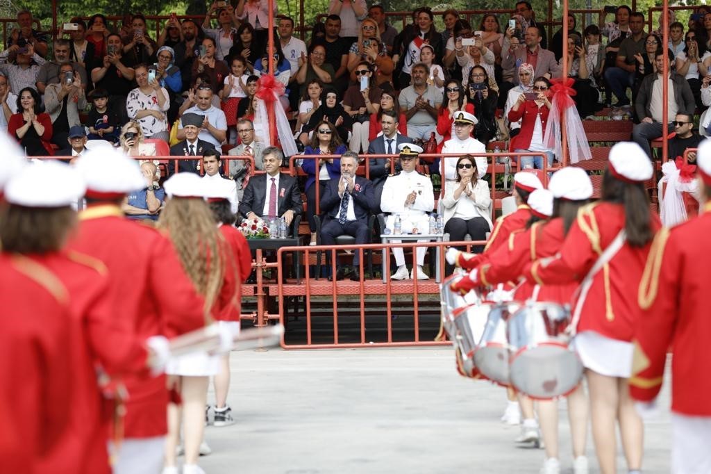 Bayraklı’da 19 Mayıs coşkusu