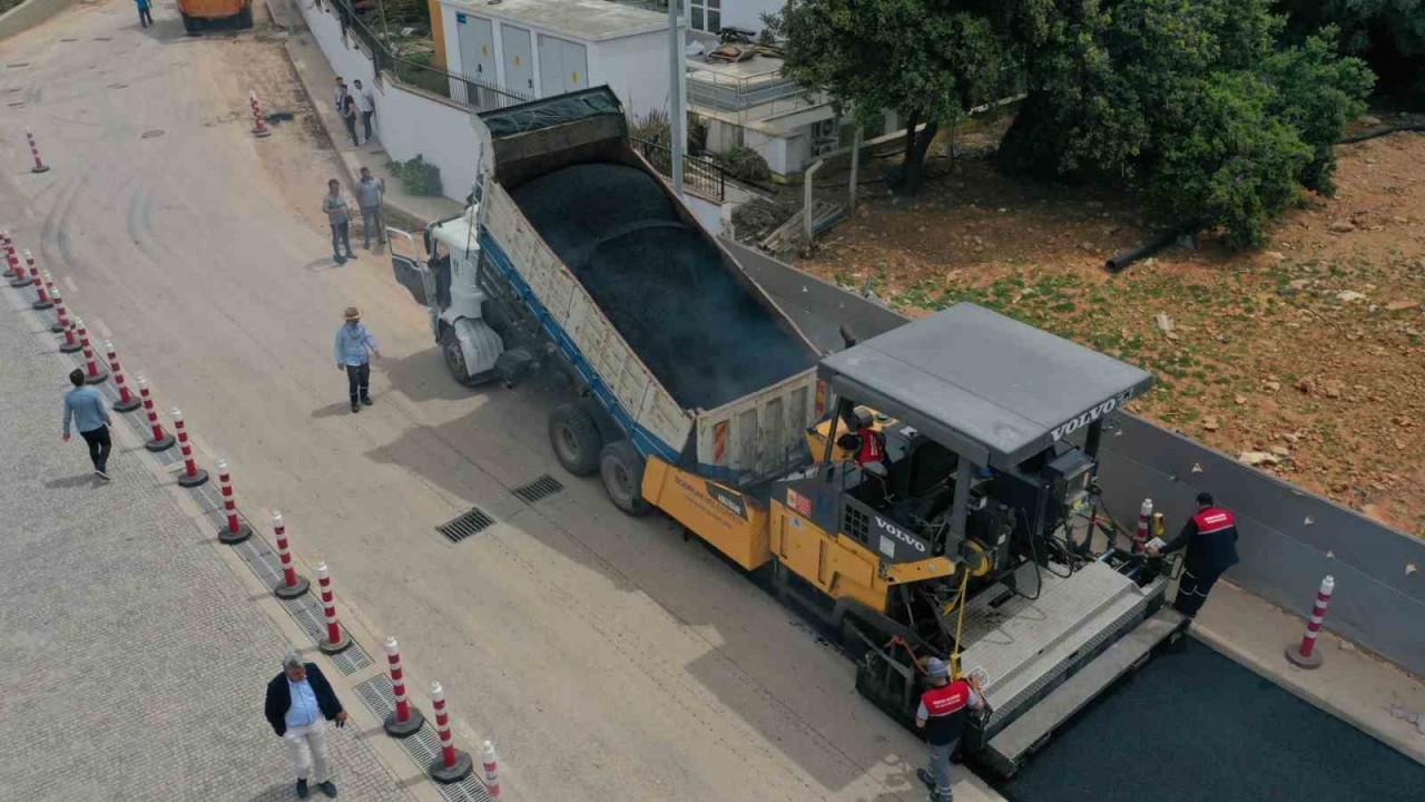 Belediye, asfaltlama çalışmalarını sürdürüyor