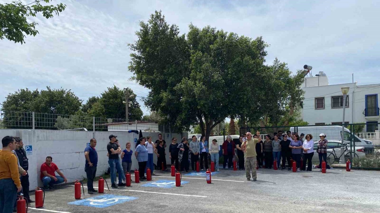 Belediye personeline temel yangın eğitimi verildi