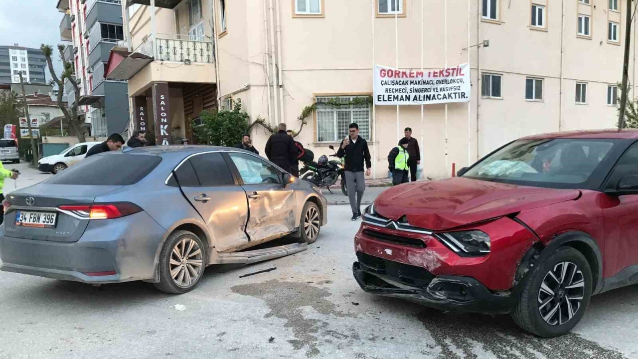 Bilecik’te trafik kazası, 3 kişi yaralandı