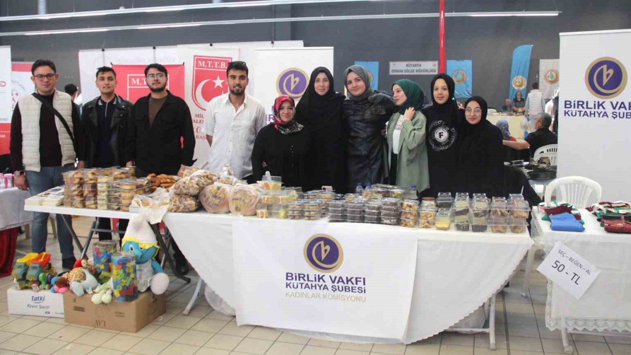 Birlik Vakfı Kütahya Şubesi Kadınlar Komisyonu üyelerinden engelli depremzedelere destek