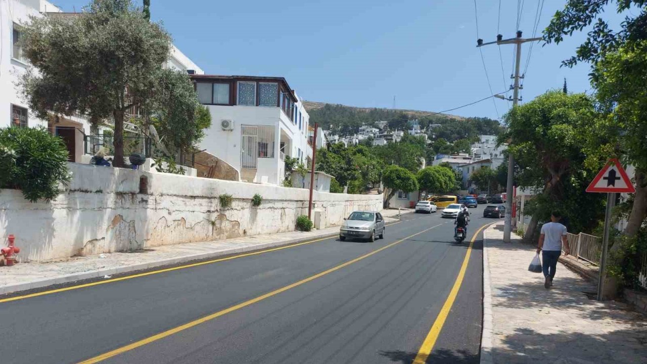 Bodrum Mümtaz Ataman Caddesi’ndeki asfalt çalışması tamamlandı