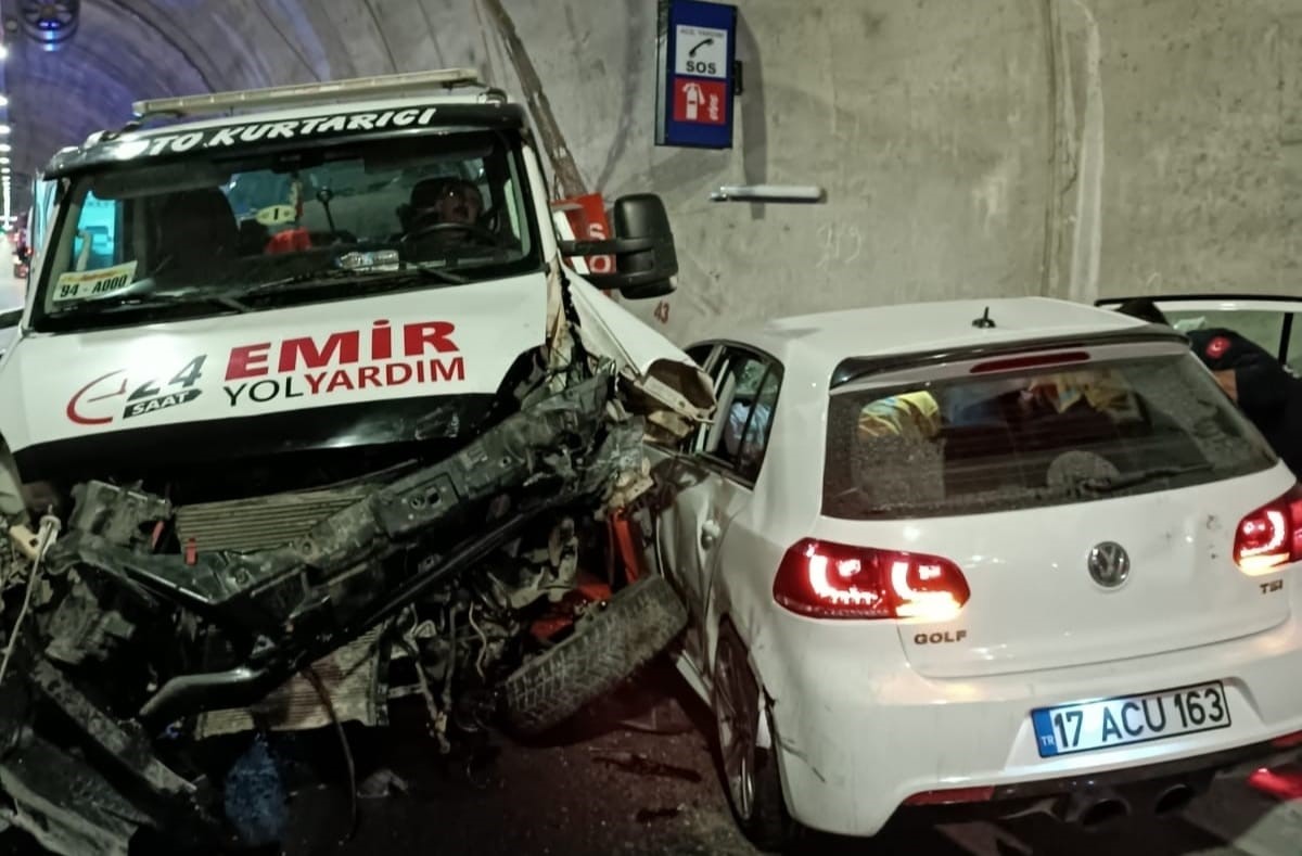 Çanakkale tünelinde acı kaza...1 kişi hayatını kaybetti