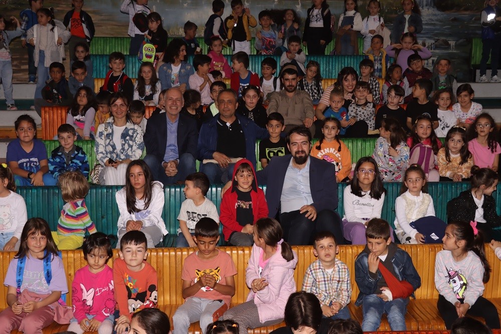 Çocuklar hem eğlendi hem suyun önemi hakkında bilgilendi