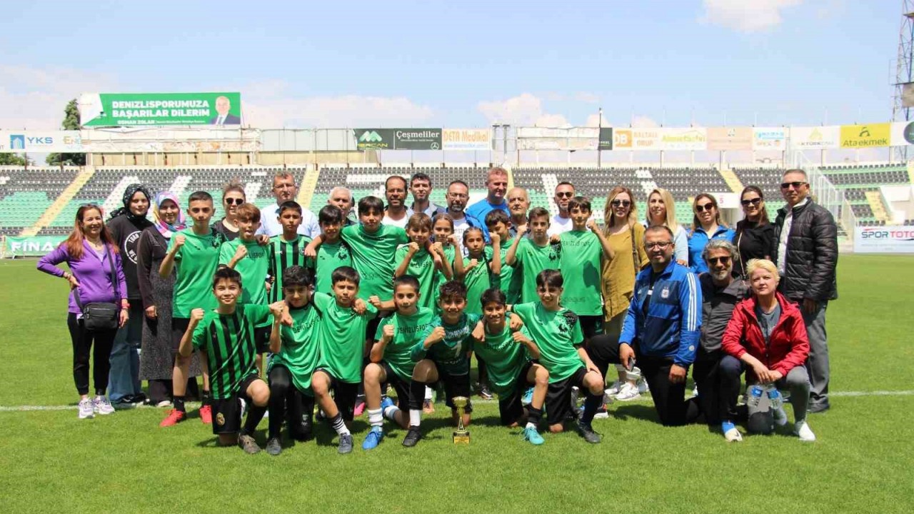 Çocukların futbol turnuvasında şampiyon belli oldu