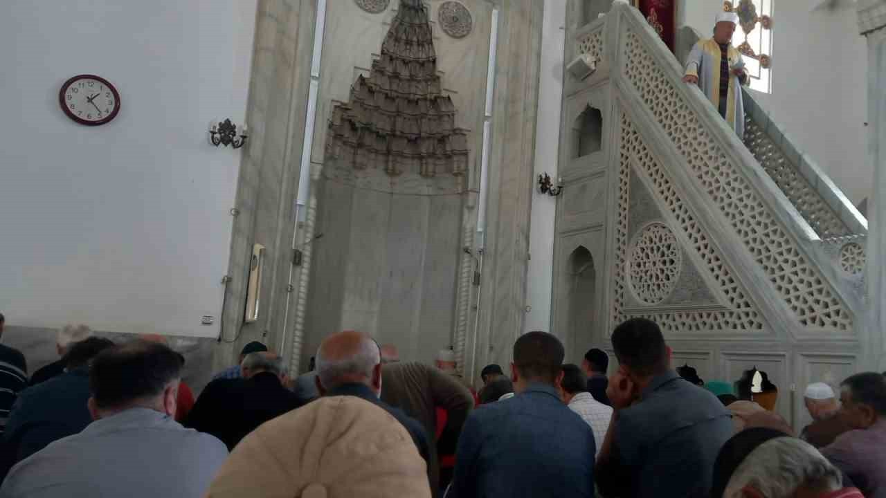 Cuma hutbesinde, aile yapısını tehdit eden unsurlara dikkat çekildi