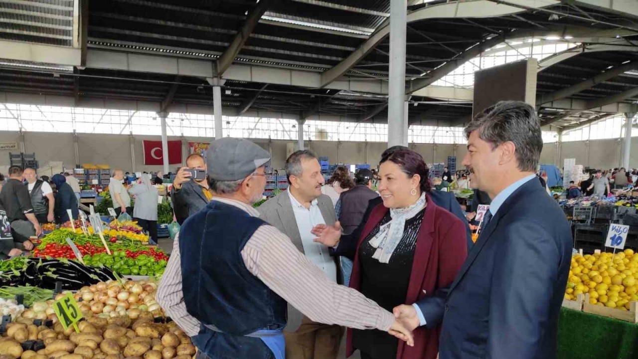 Cumhur İttifakı Kırşehir’de esnaf gezdi