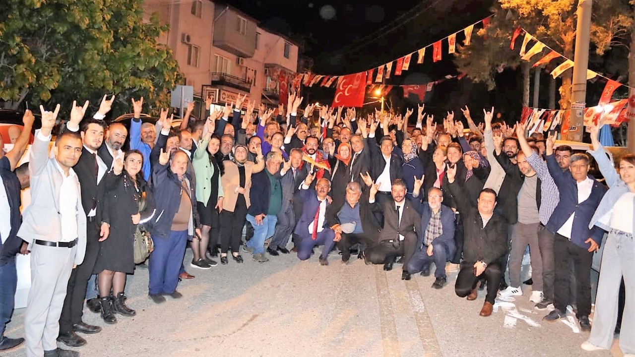 Denizli MHP’den miting gibi aday tanıtım toplantısı