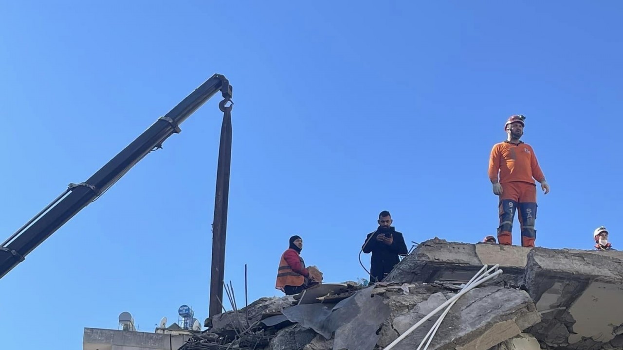 Depremde enkazdan yaralı olarak çıkarılmıştı hayatını kaybetti