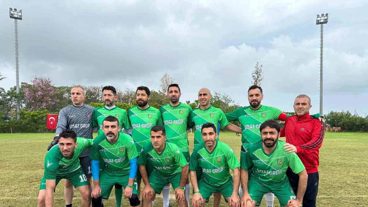 Diyarbakırlı masterler futbol takımı şampiyon oldu