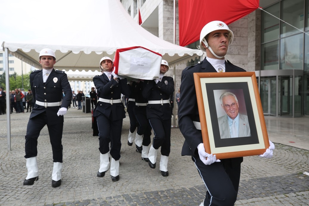 Eski milletvekili Abdullah Özer, son yolculuğuna uğurlandı