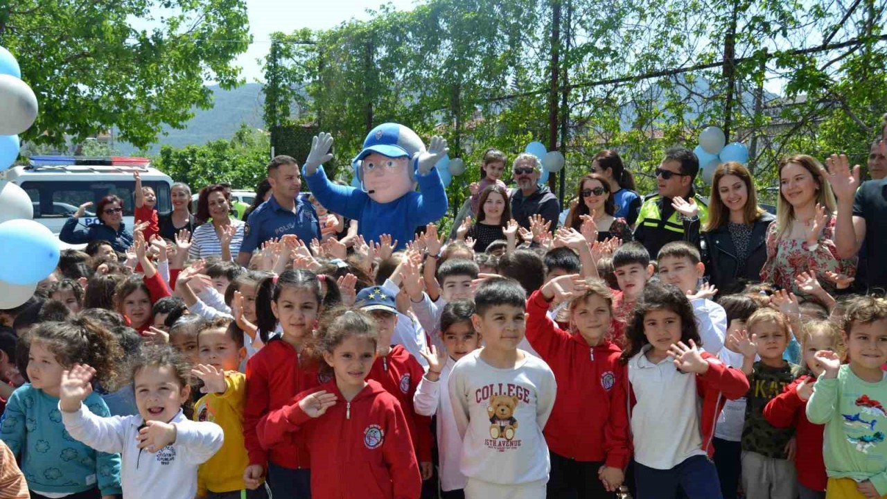 Fethiye’de “Trafik Haftası” Anaokulu öğrencileri ile kutlandı