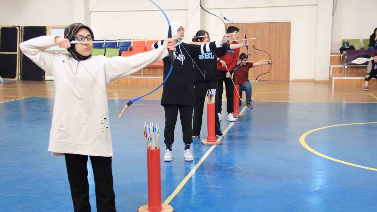 Geleneksel Türk Okçuluğunda kemankeşler yarıştı