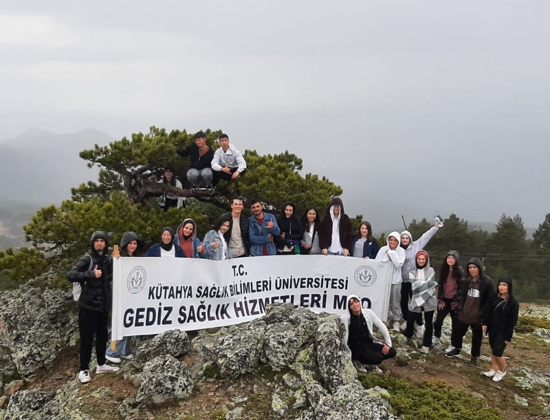 Gençlerden Murat Dağı yürüyüşü