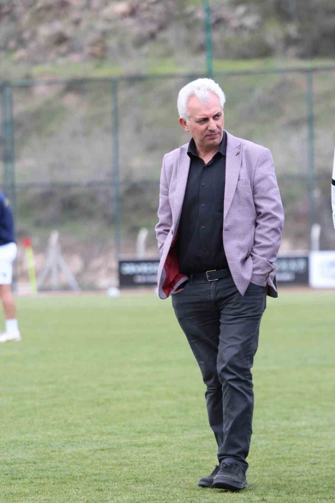 Hacılar Erciyesspor Yönetim Kurulu Üyesi Halil İçöz: "Hacılarlı iş adamlarımızı desteğe davet ediyorum"