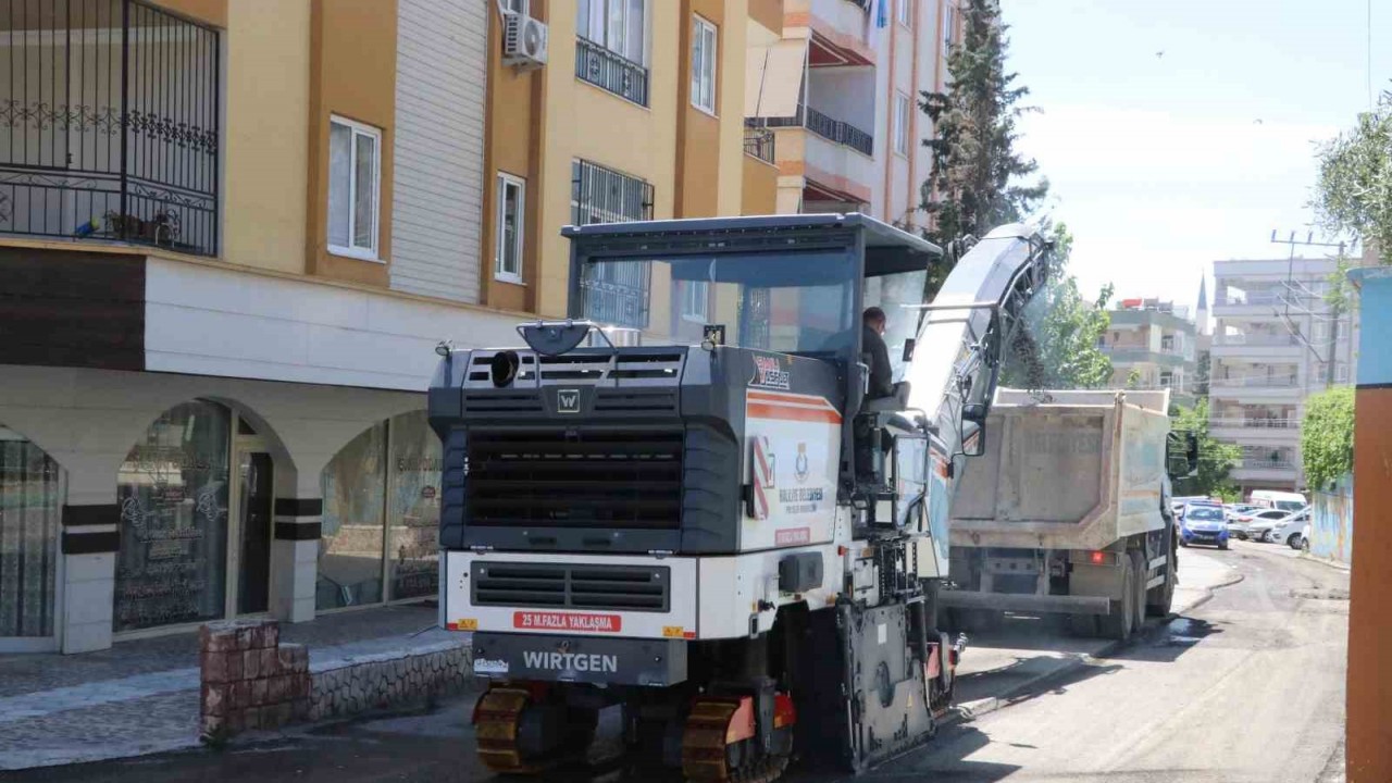 Haliliye’de yol çalışmaları hummalı bir şekilde devam ediyor