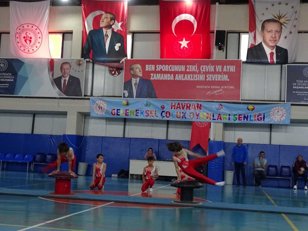 Havran’ da geleneksel çocuk oyunları ödül töreni yapıldı