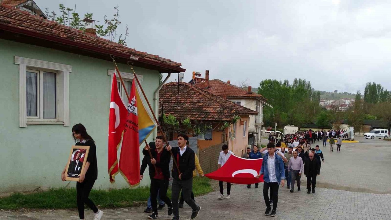 Hisarcık’ta Gençlik Haftası yürüyüşü