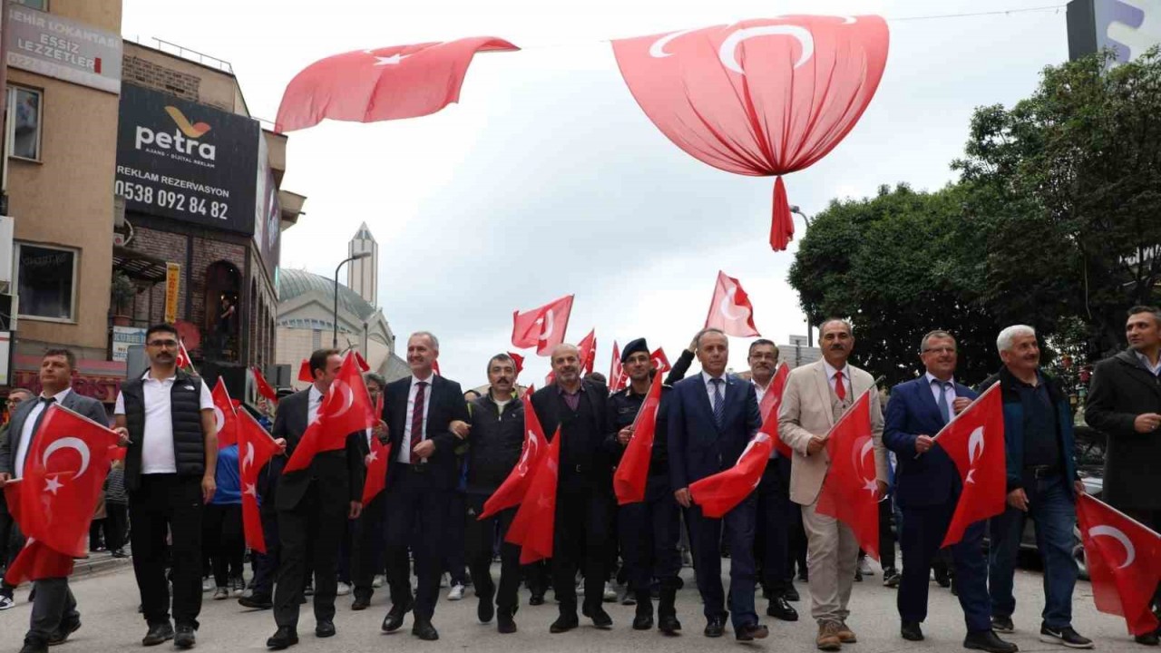 İnegöl’de 19 Mayıs coşkusu sokaklara taştı