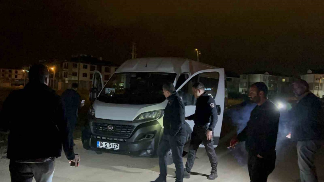 Kaçarken polis otosuna çarpan alkollü sürücü nefes kesen kovalamacayla yakalandı