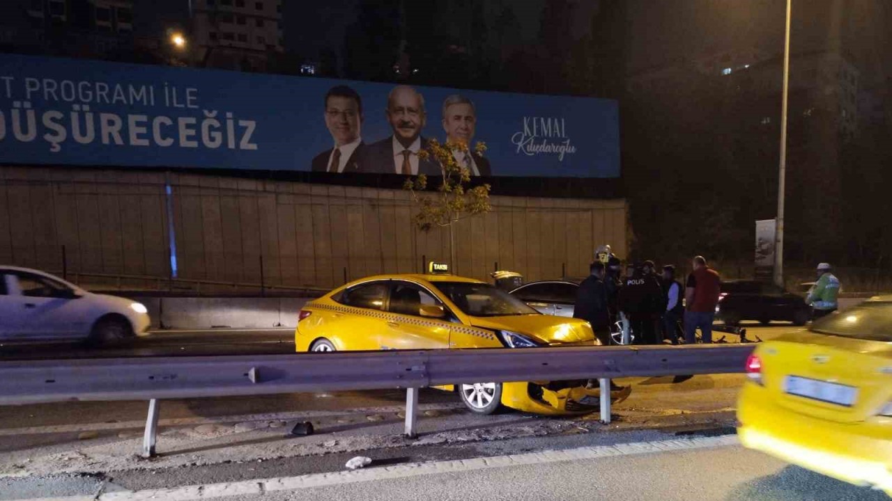 Kadıköy’de E-5’i kilitleyen zincirleme kaza: 2 yaralı